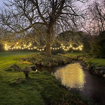 Unique & Rural Child Friendly Annexe With Large Gardens, Games & Tennis Court - Chichester Holiday Properties ภายนอก รูปภาพ
