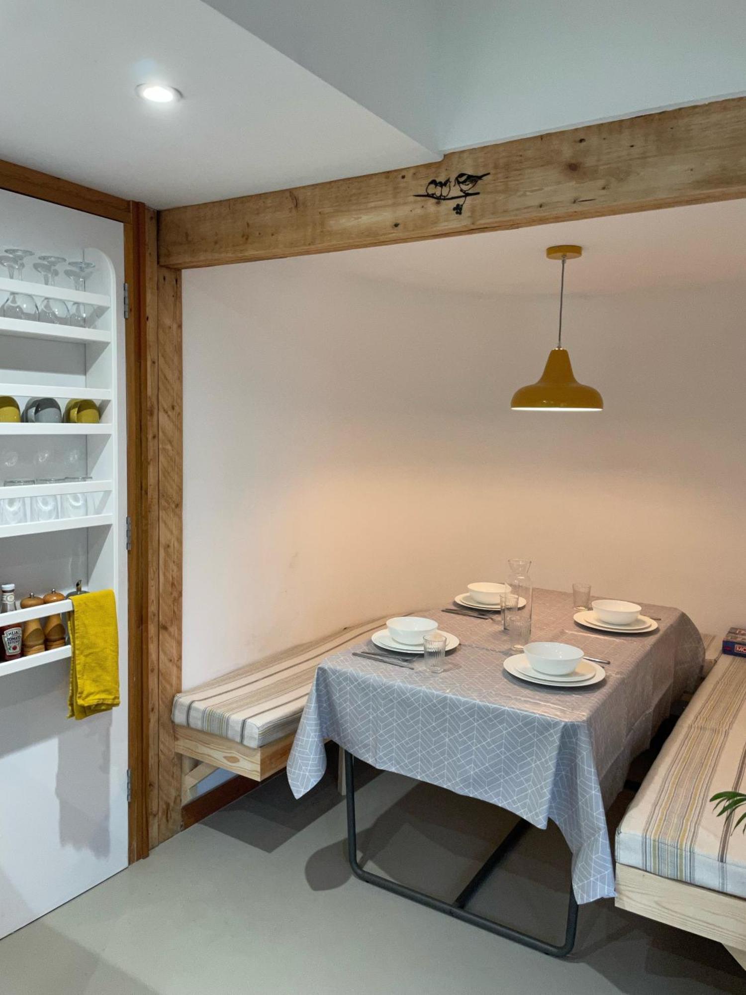 Unique & Rural Child Friendly Annexe With Large Gardens, Games & Tennis Court - Chichester Holiday Properties ภายนอก รูปภาพ