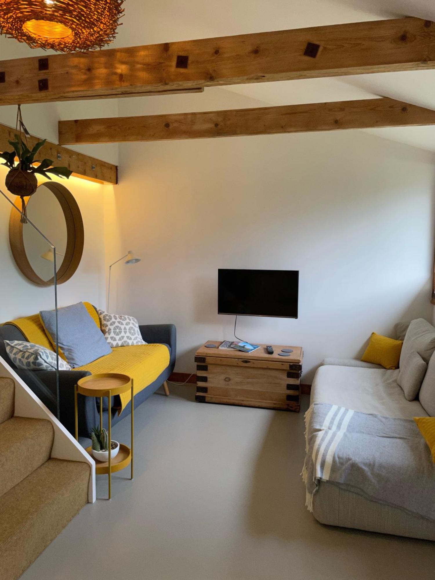 Unique & Rural Child Friendly Annexe With Large Gardens, Games & Tennis Court - Chichester Holiday Properties ภายนอก รูปภาพ
