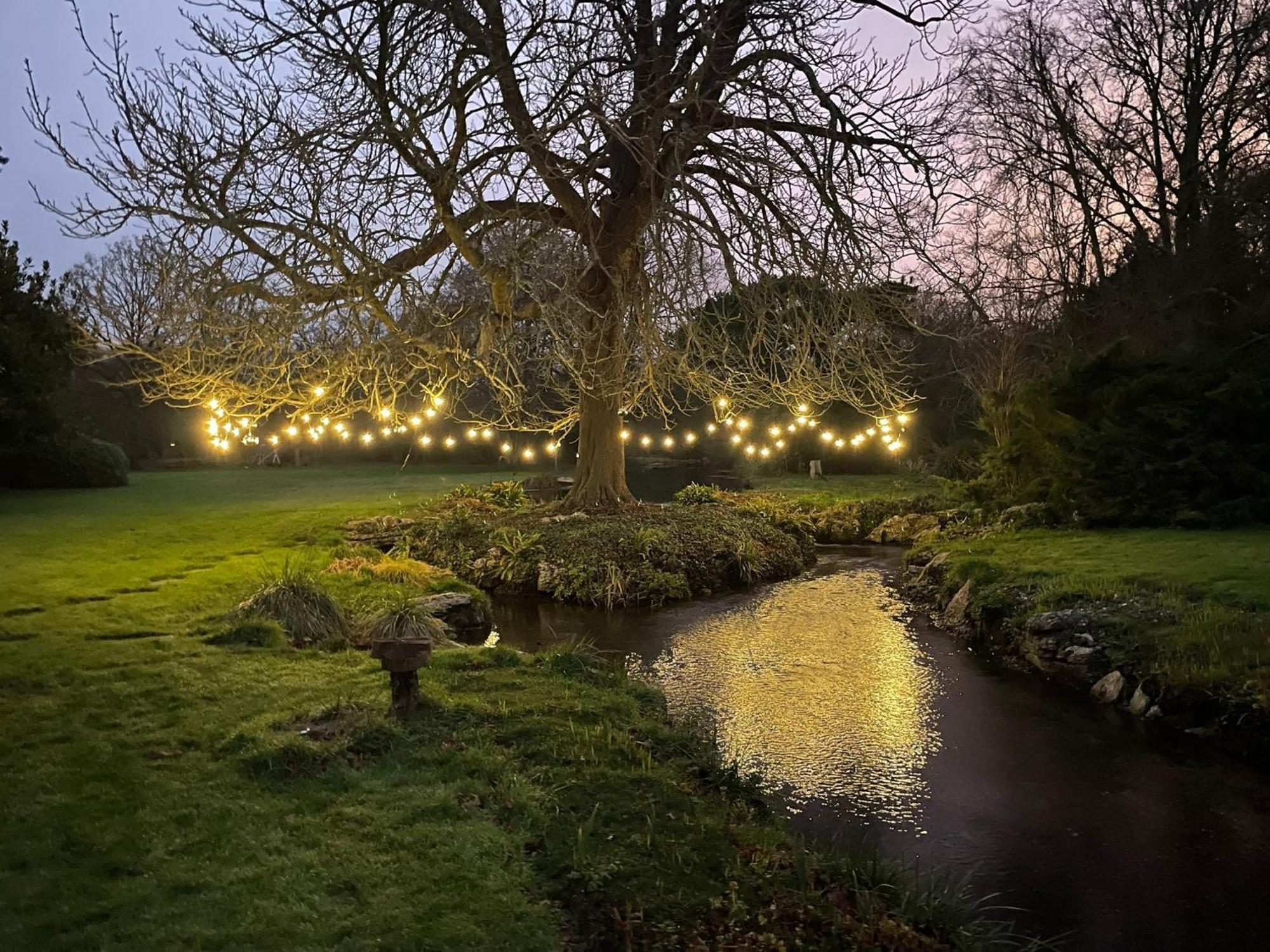 Unique & Rural Child Friendly Annexe With Large Gardens, Games & Tennis Court - Chichester Holiday Properties ภายนอก รูปภาพ