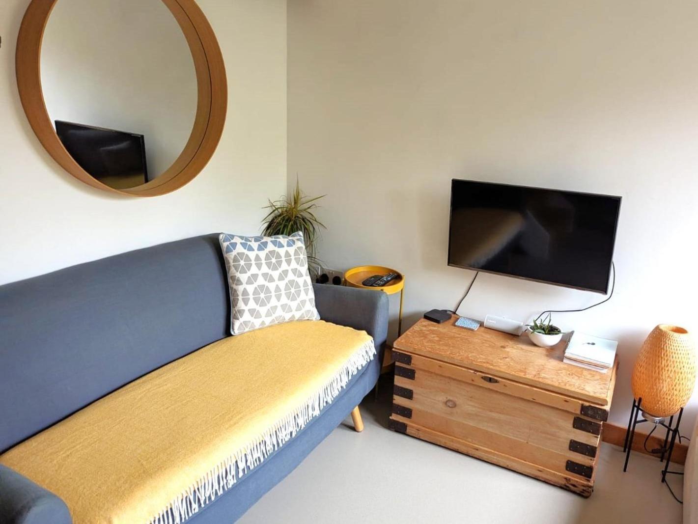 Unique & Rural Child Friendly Annexe With Large Gardens, Games & Tennis Court - Chichester Holiday Properties ภายนอก รูปภาพ