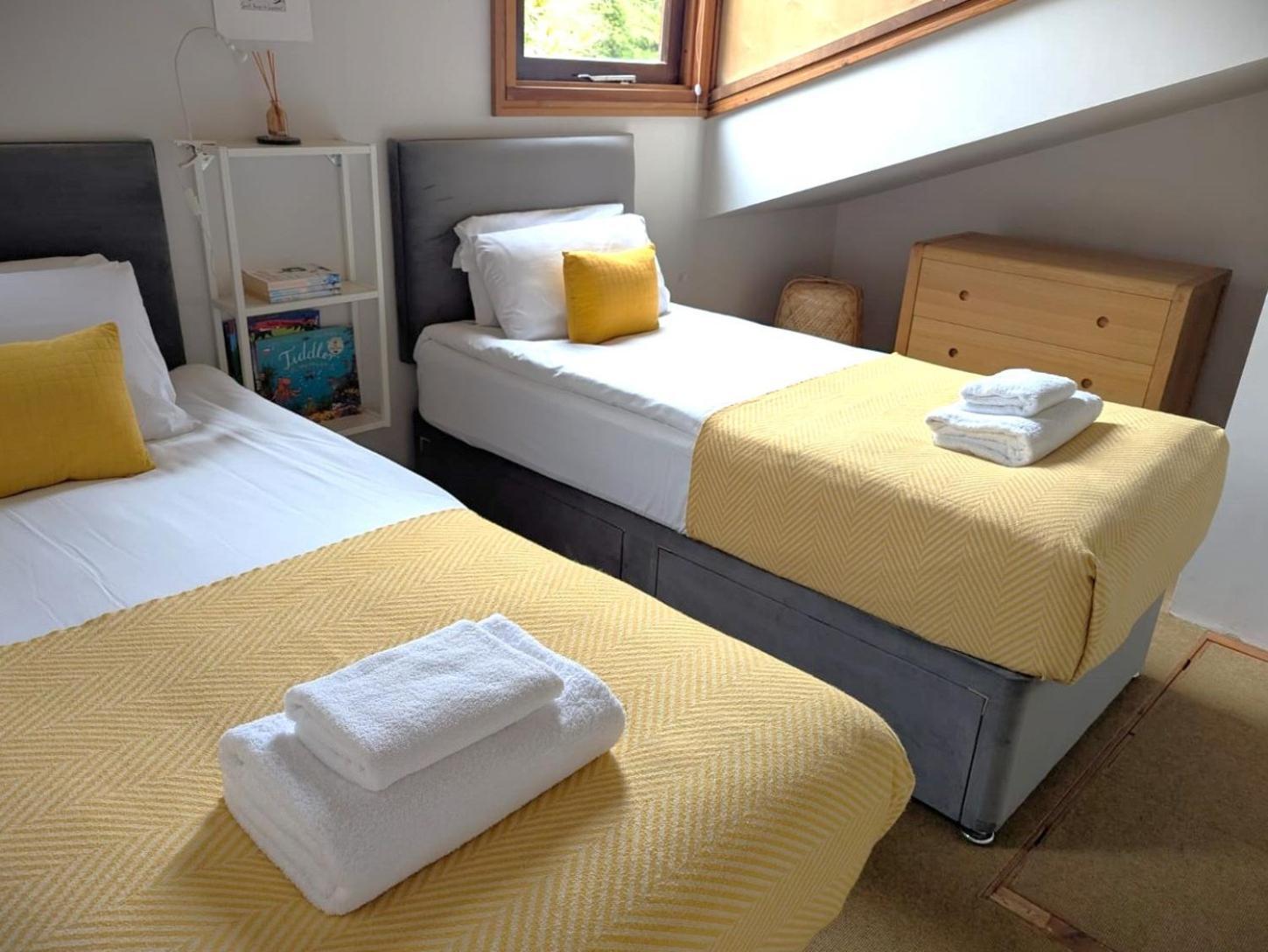 Unique & Rural Child Friendly Annexe With Large Gardens, Games & Tennis Court - Chichester Holiday Properties ภายนอก รูปภาพ