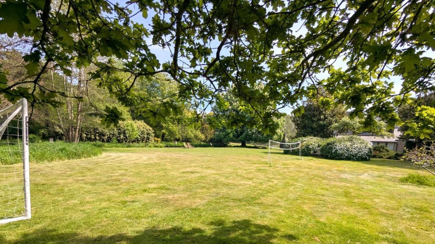 Unique & Rural Child Friendly Annexe With Large Gardens, Games & Tennis Court - Chichester Holiday Properties ภายนอก รูปภาพ